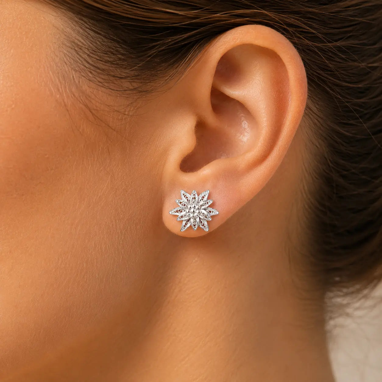 Edelweiss stud earrings 505