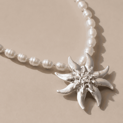 Necklace, bracelet and earrings set, white