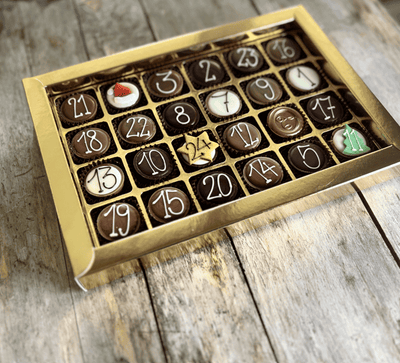JETZT VORBESTELLEN: Advents-Kalender 2026 mit exquisiten Pralinen