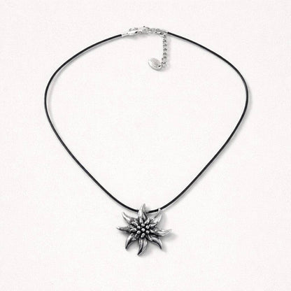 Necklace, bracelet and earrings set, white