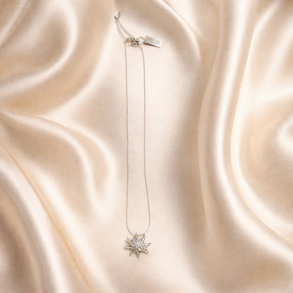 Ensemble collier, bracelet et boucles d'oreilles, blanc